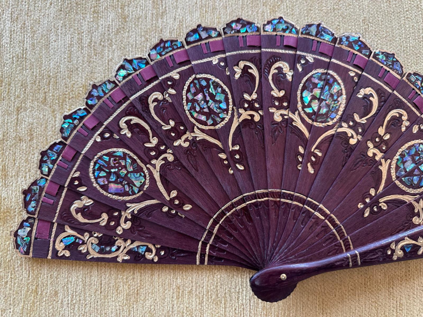 Abanico palo violeta nácar