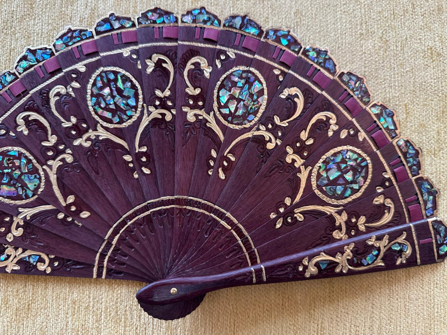 Abanico palo violeta nácar
