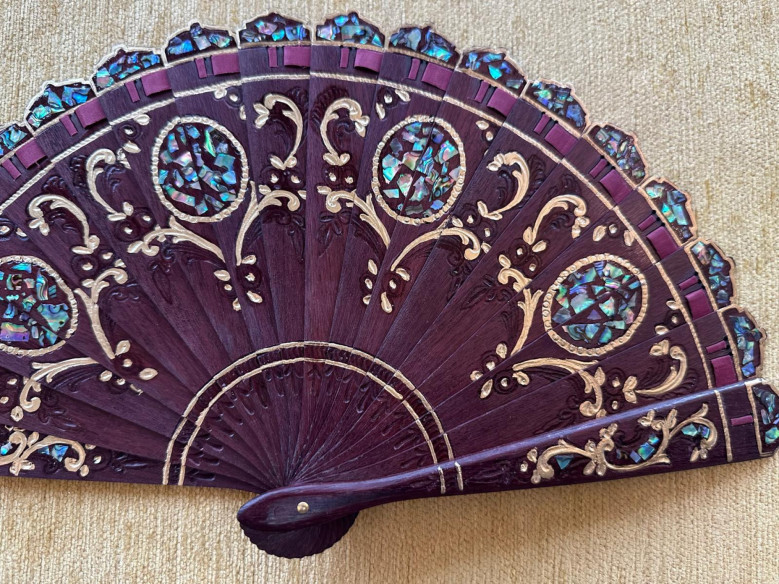 Abanico palo violeta nácar