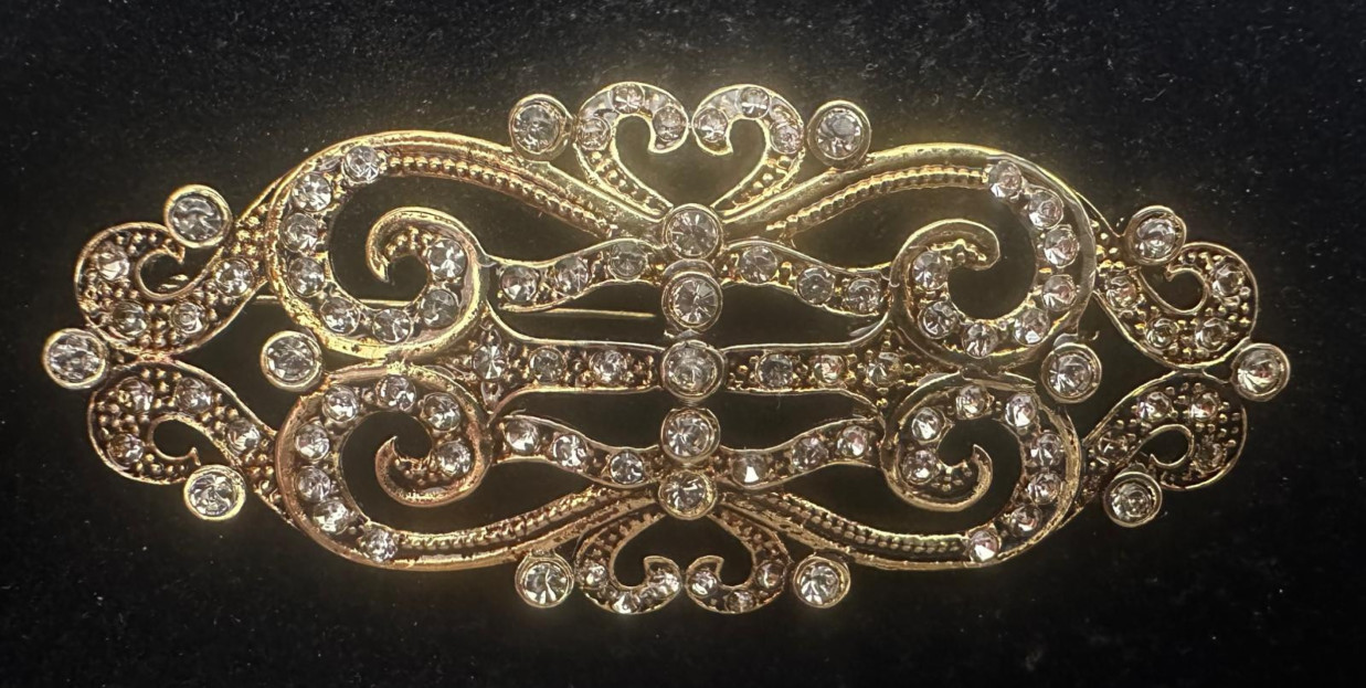 Broche mantilla rodio