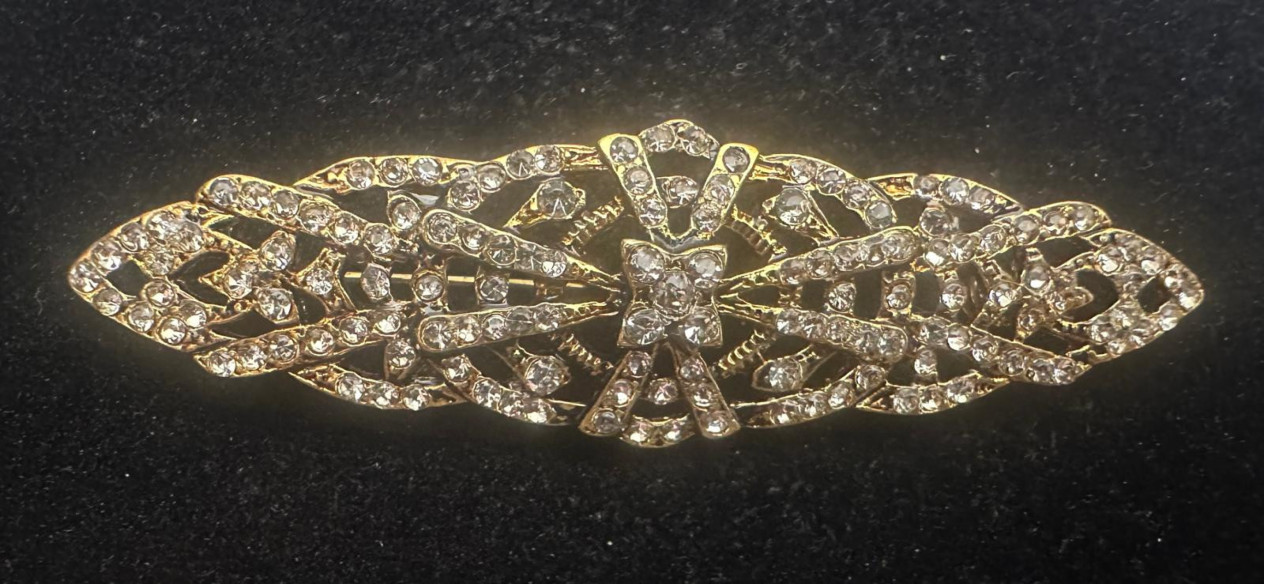 Broche mantilla rodio