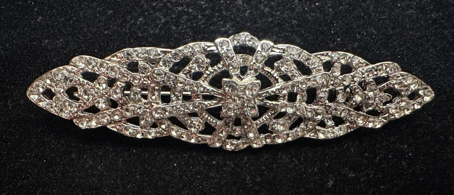 Broche mantilla rodio