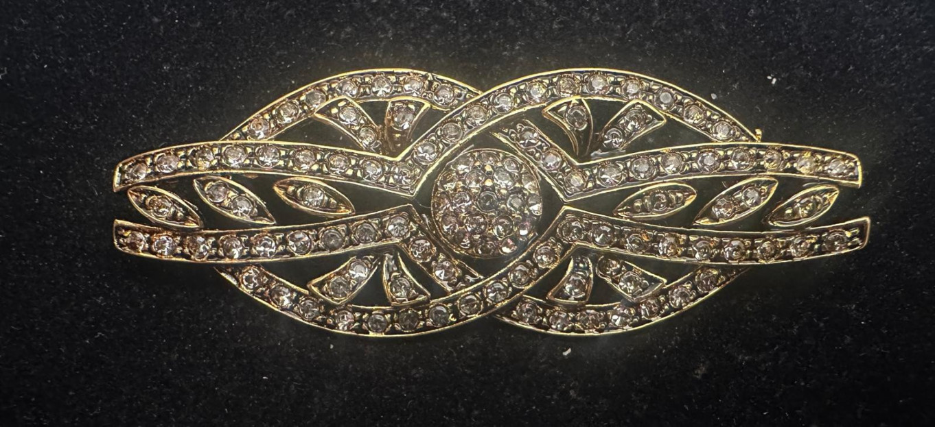 Broche mantilla rodio