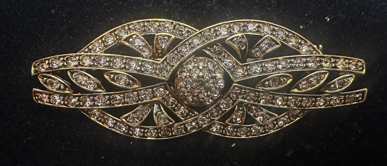 Broche mantilla rodio