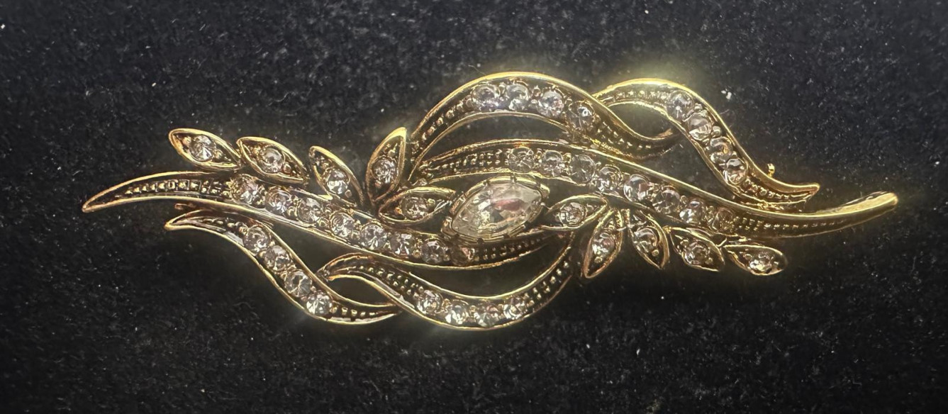 Broche mantilla rodio