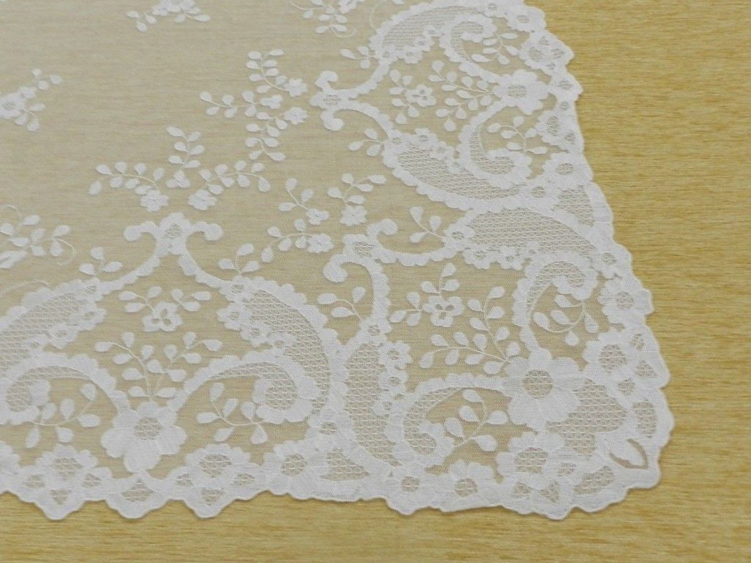 Mantilla bordada a mano en seda 120*240