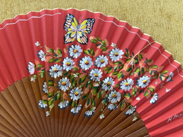 Abanico flores y mariposas