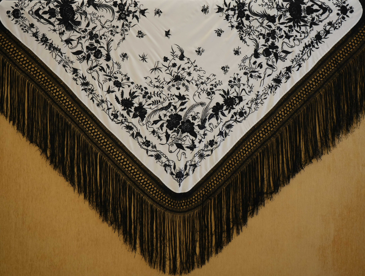 Mantón máquina isabelino 150cm