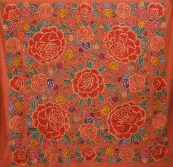 Mantón bordado a máquina 150cm