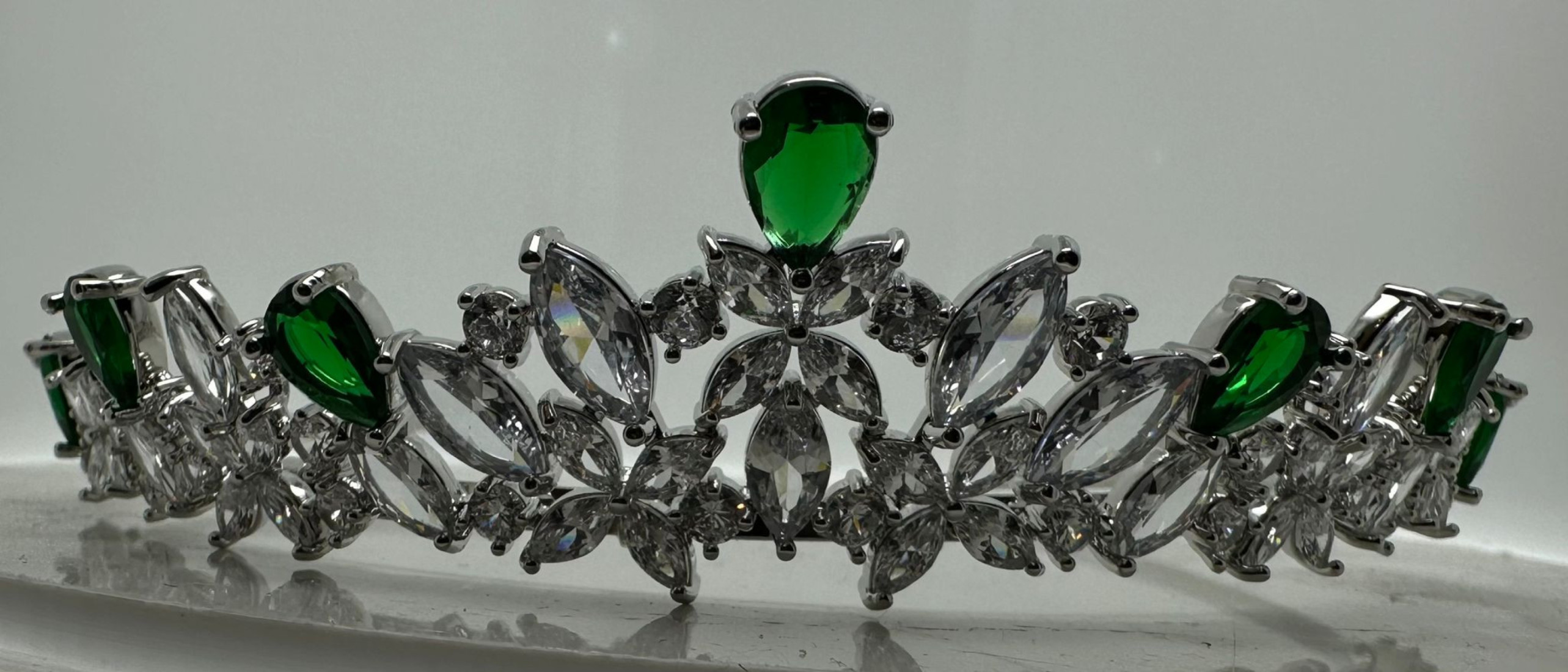Tiara rodio esmeraldas