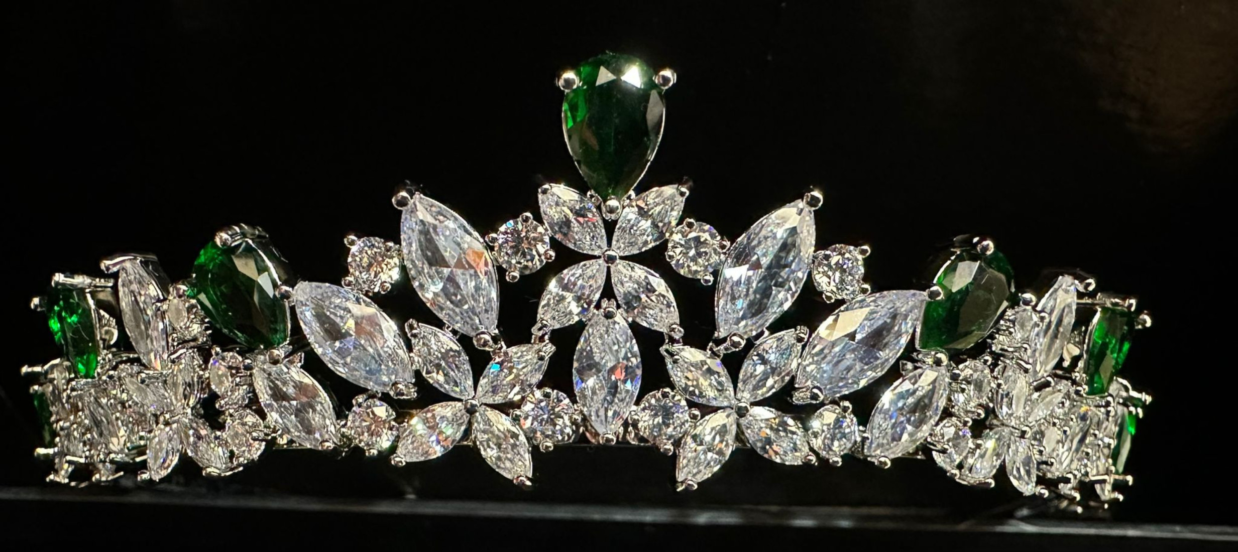 Tiara rodio esmeraldas