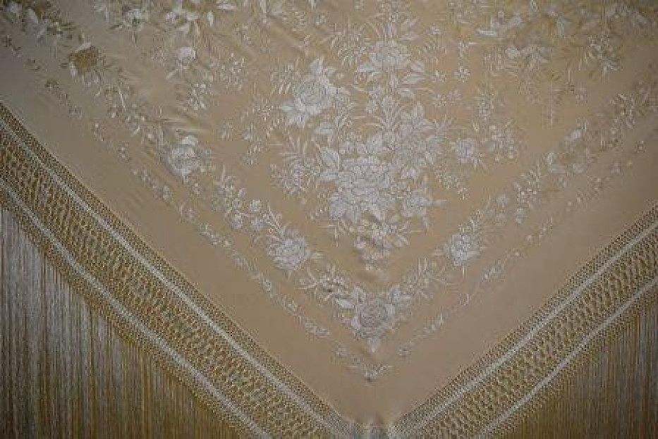 Mantón mano seda 140cm