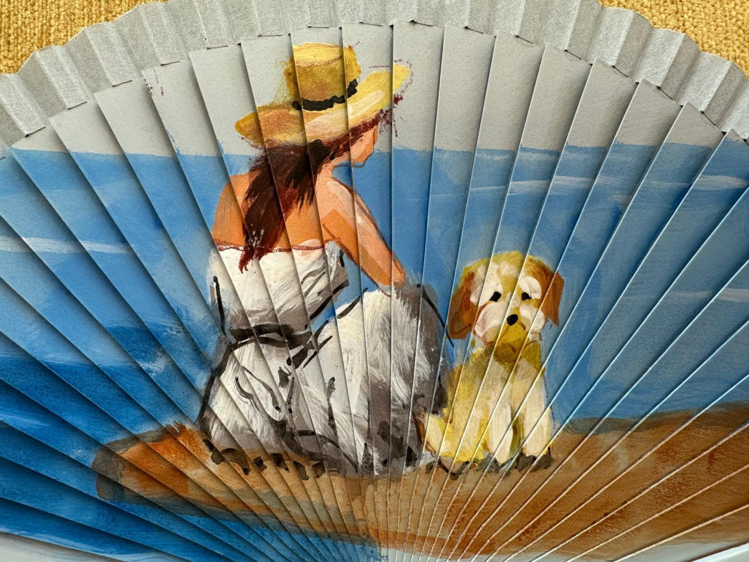 Abanico chica con perrito