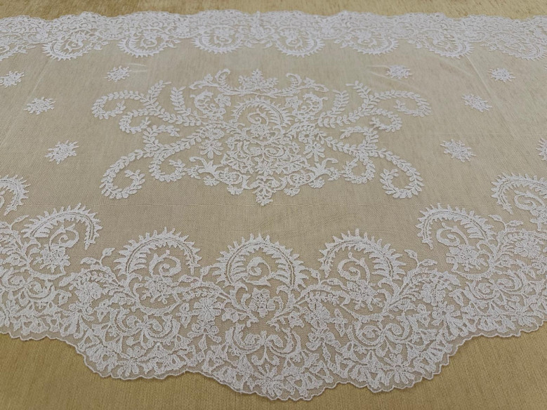 Mantilla media luna 75*150