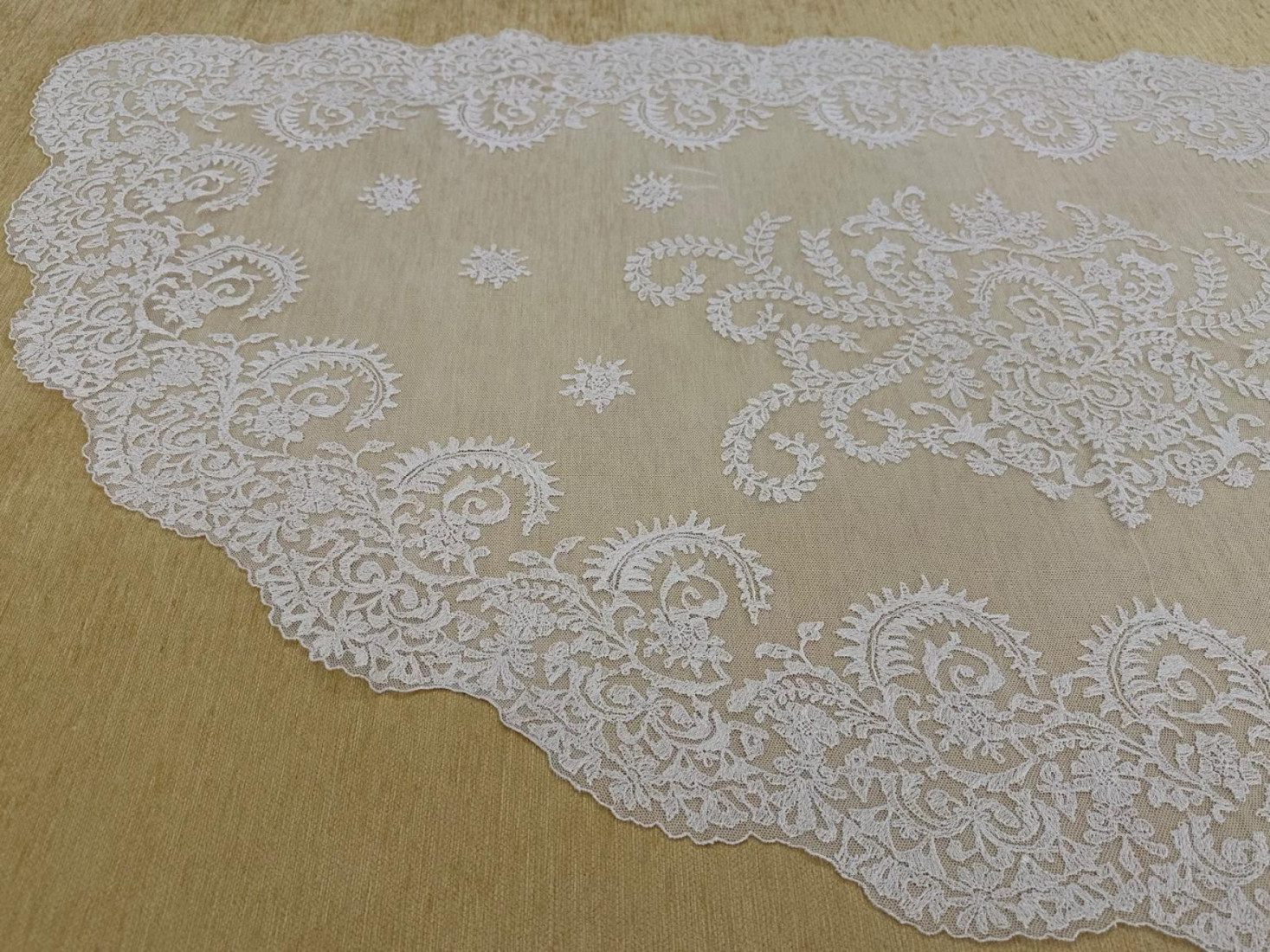 Mantilla media luna 75*150