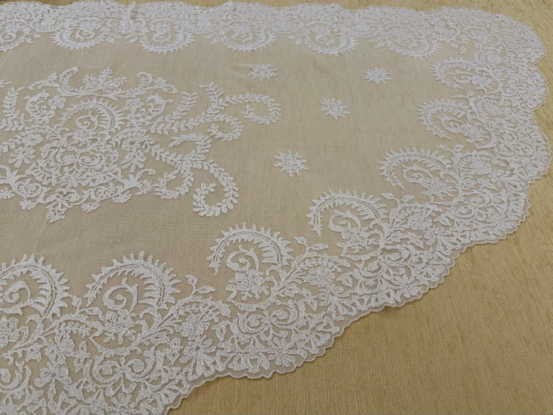 Mantilla media luna 75*150