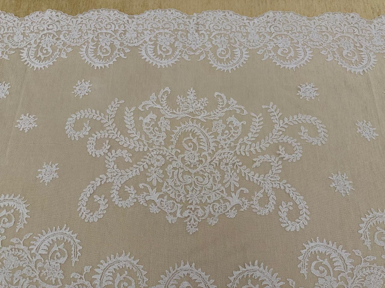 Mantilla media luna 75*150