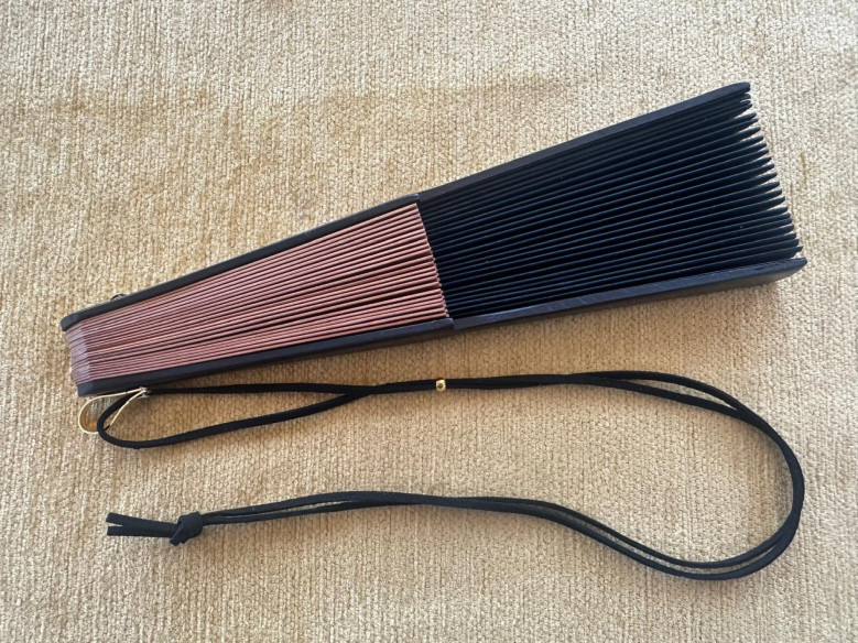 Abanico liso con colgador