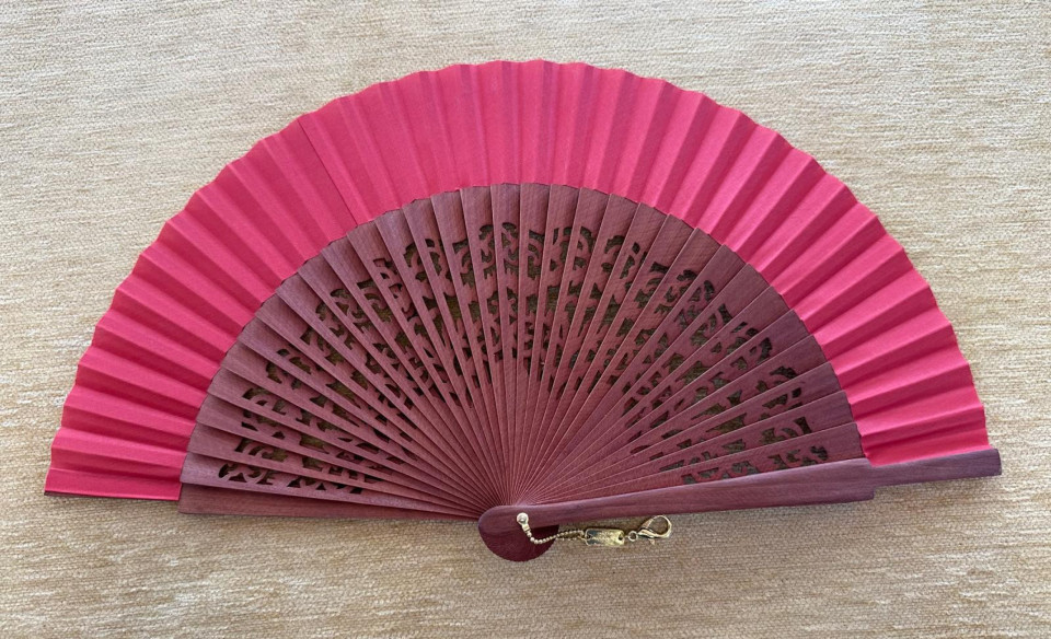 Abanico liso tela roja