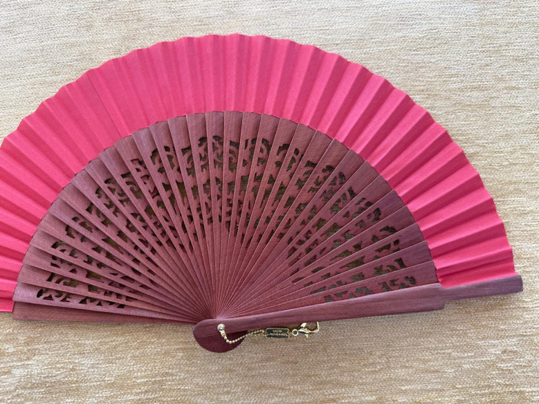 Abanico liso tela roja