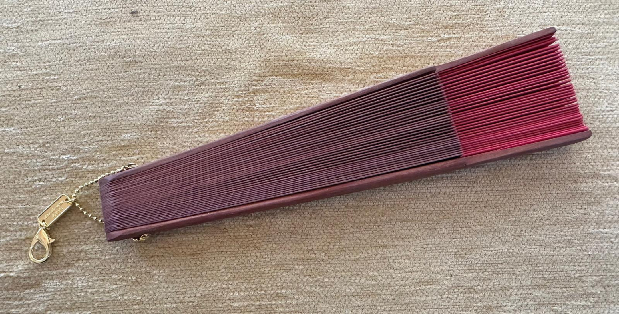 Abanico liso tela roja