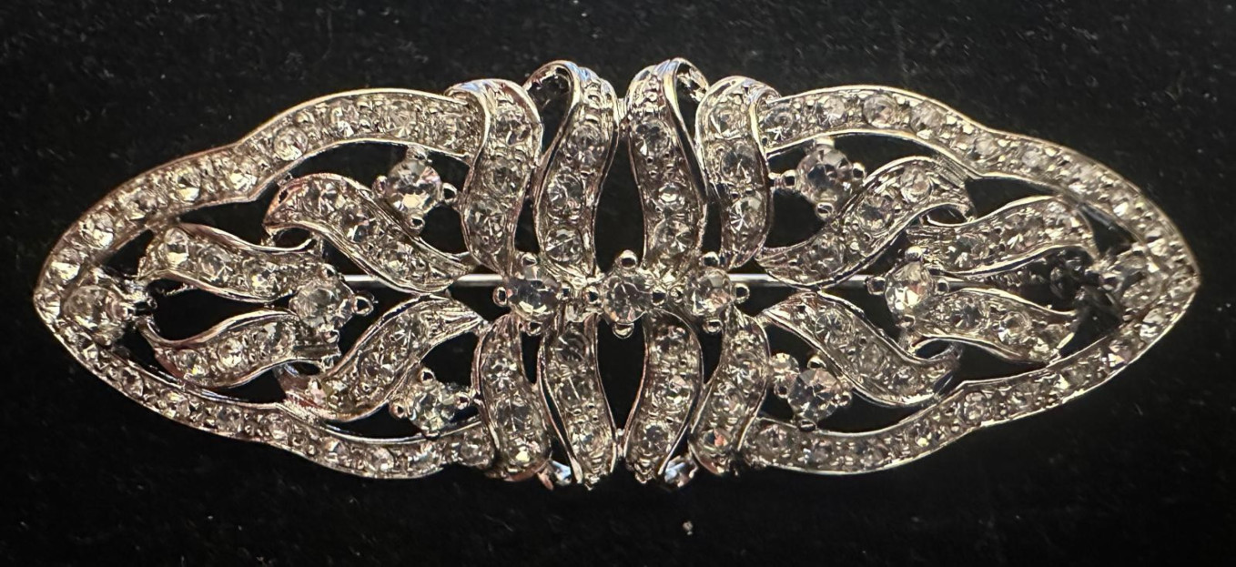 Broche mantilla plata