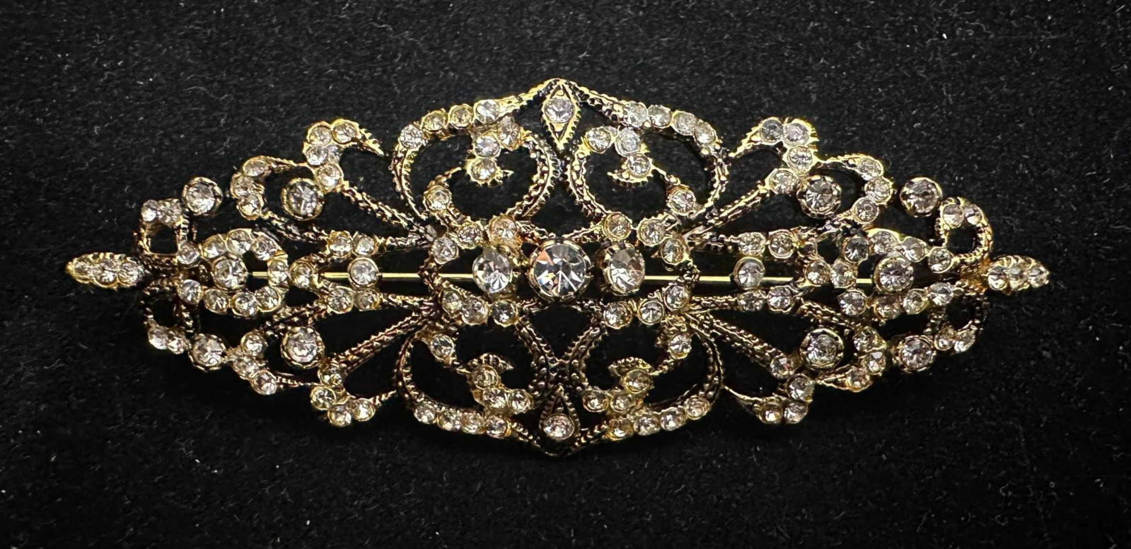 Broche mantilla rodio