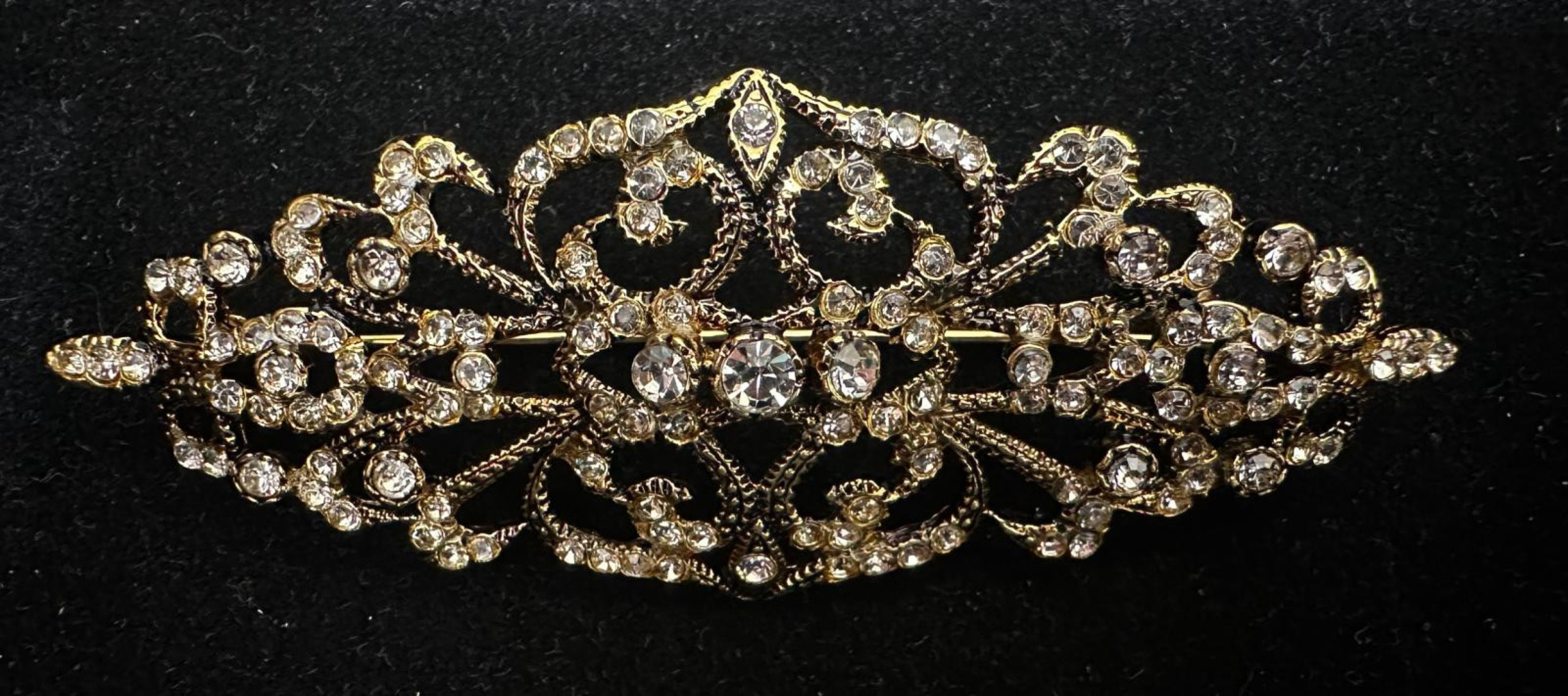 Broche mantilla rodio