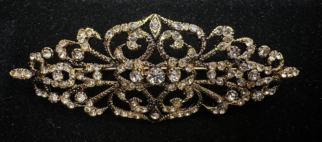 Broche mantilla rodio