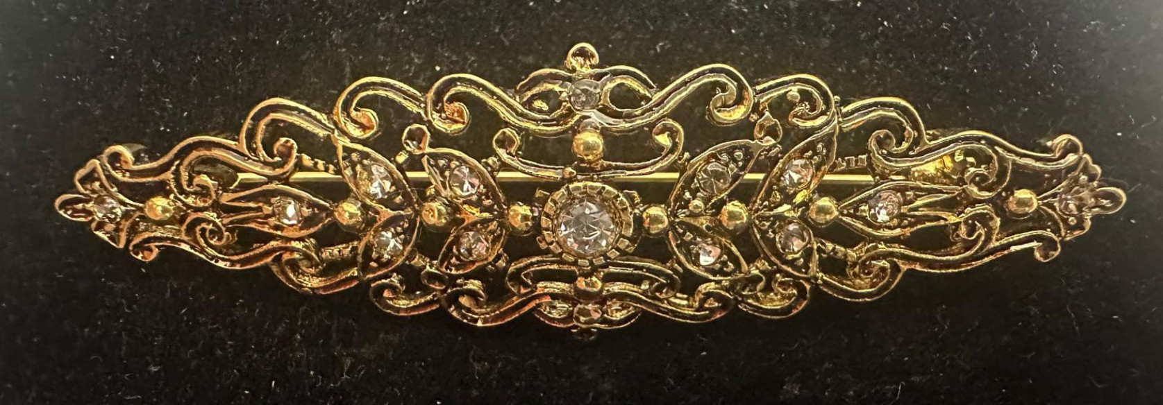 Broche mantilla rodio