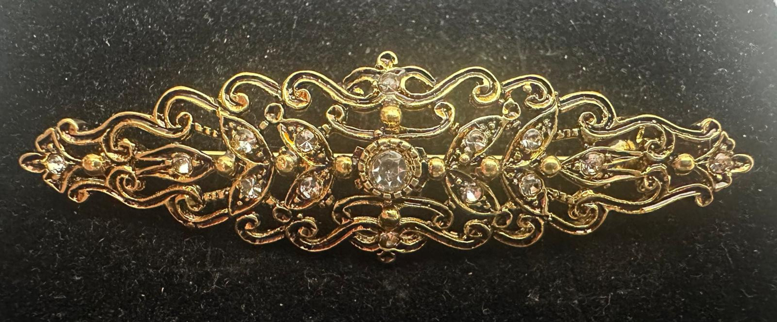 Broche mantilla rodio