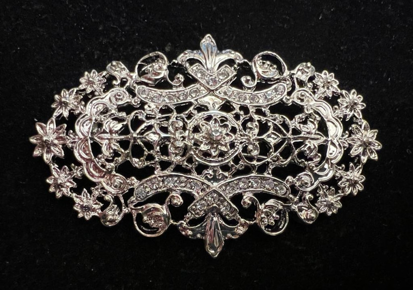 Broche mantilla rodio