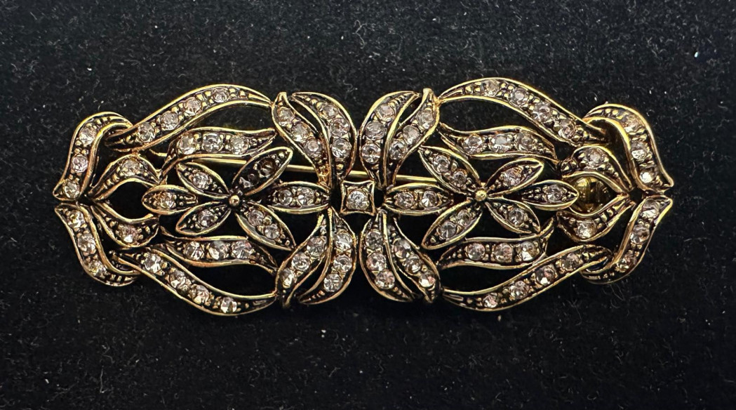 Broche mantilla plata