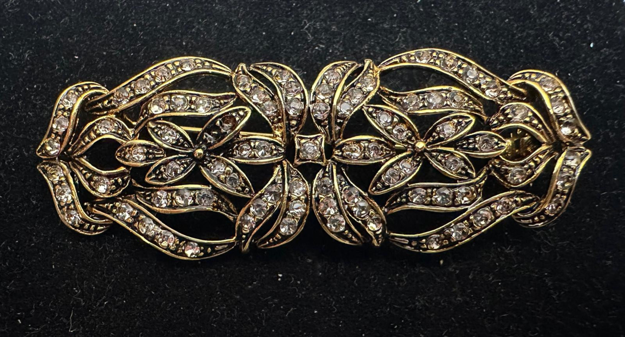 Broche mantilla plata