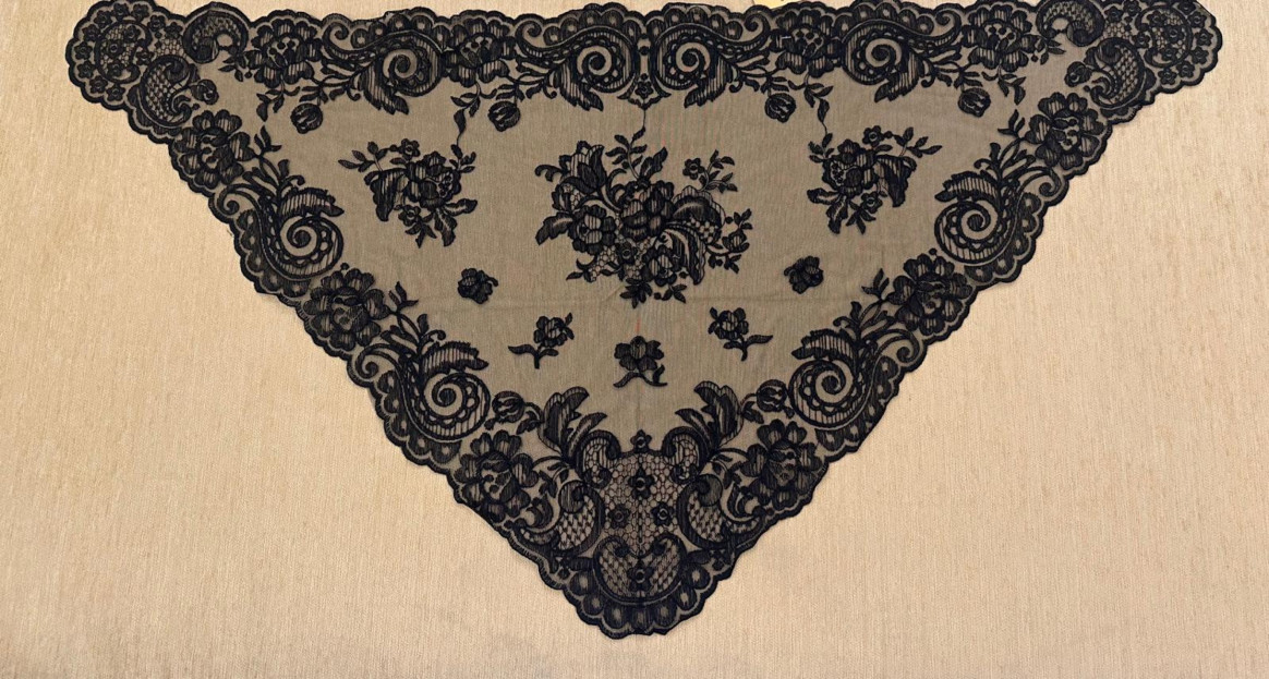 Mantilla triangular 60*120
