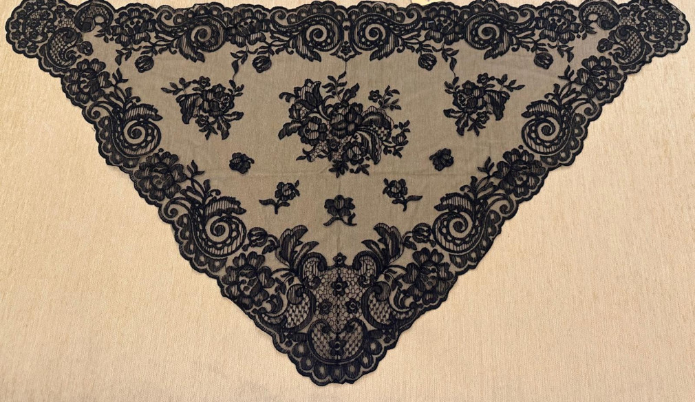 Mantilla triangular 60*120