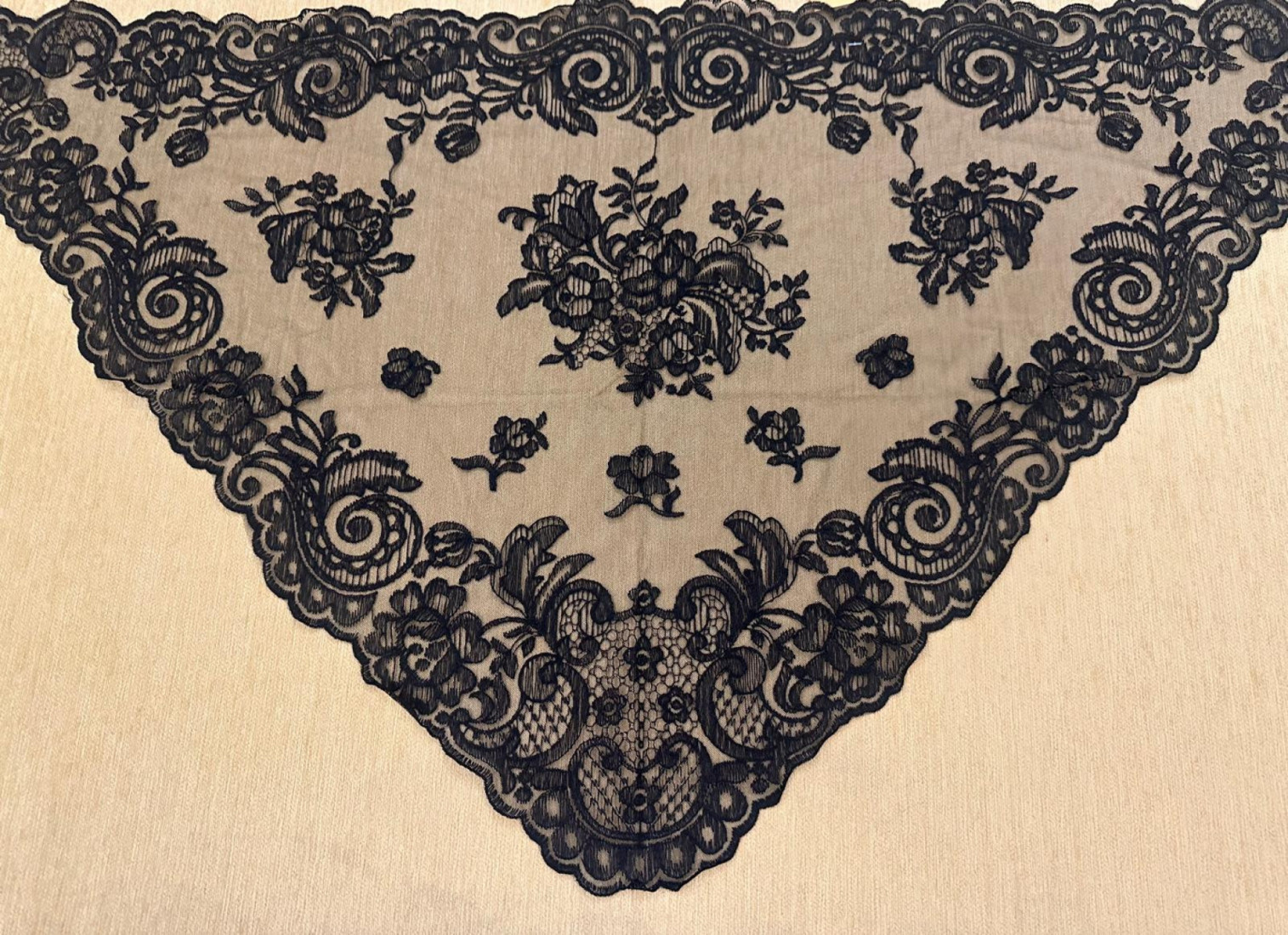 Mantilla triangular 60*120