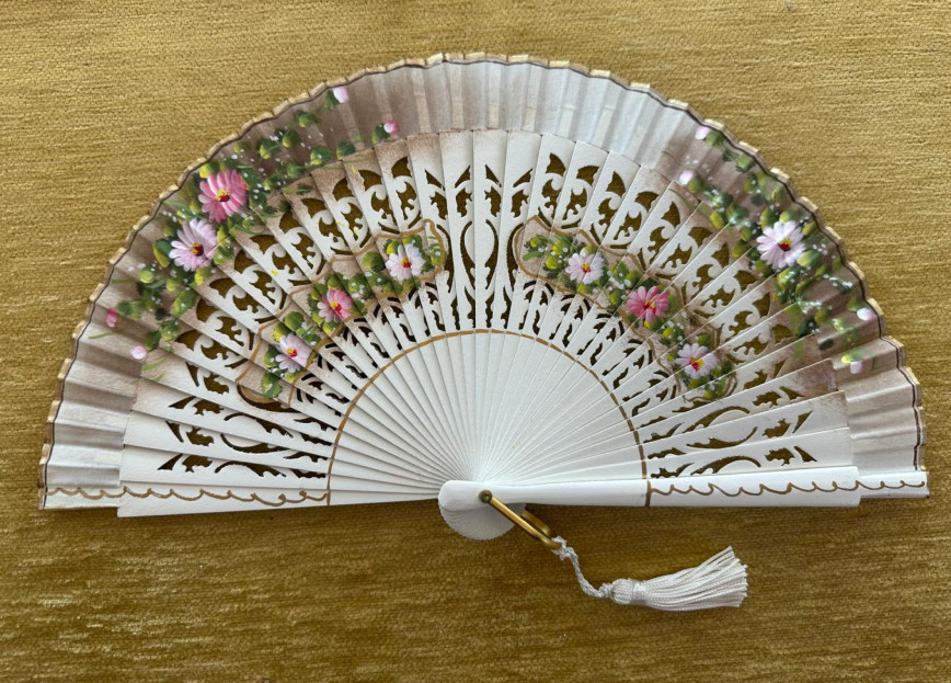 Abanico bolso calado flores