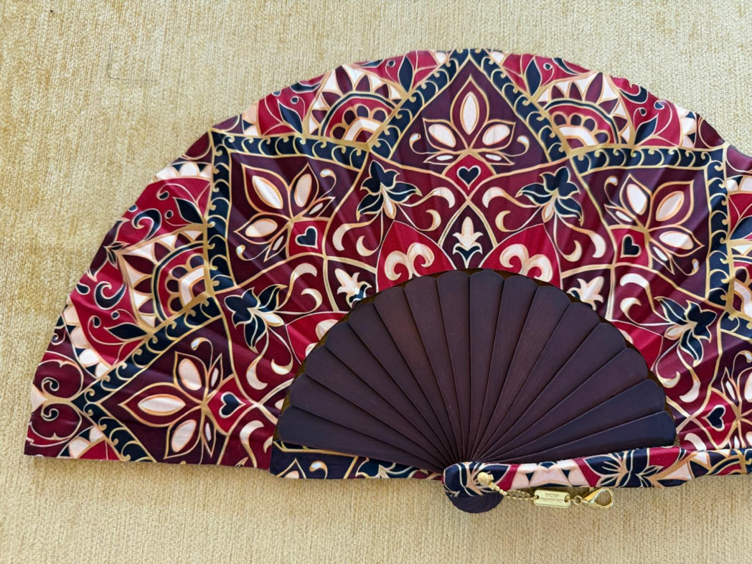 Abanico batik arabesco