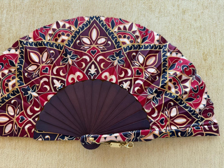 Abanico batik arabesco