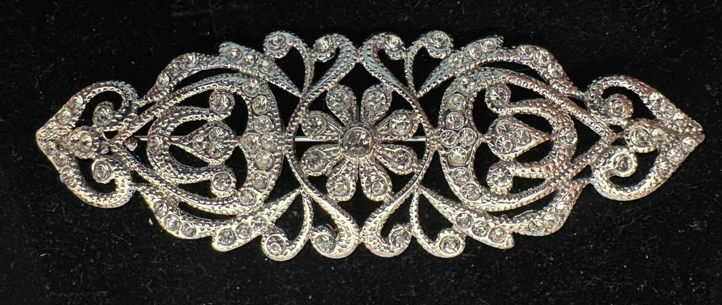 Broche mantilla rodio