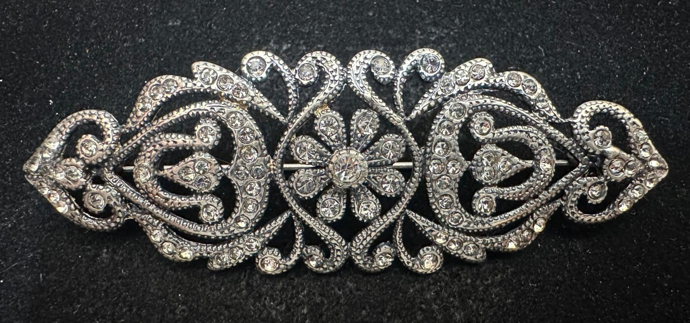 Broche mantilla rodio