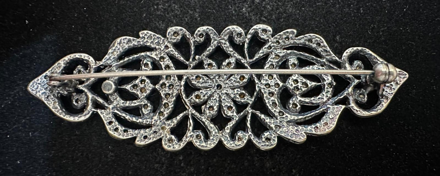 Broche mantilla rodio