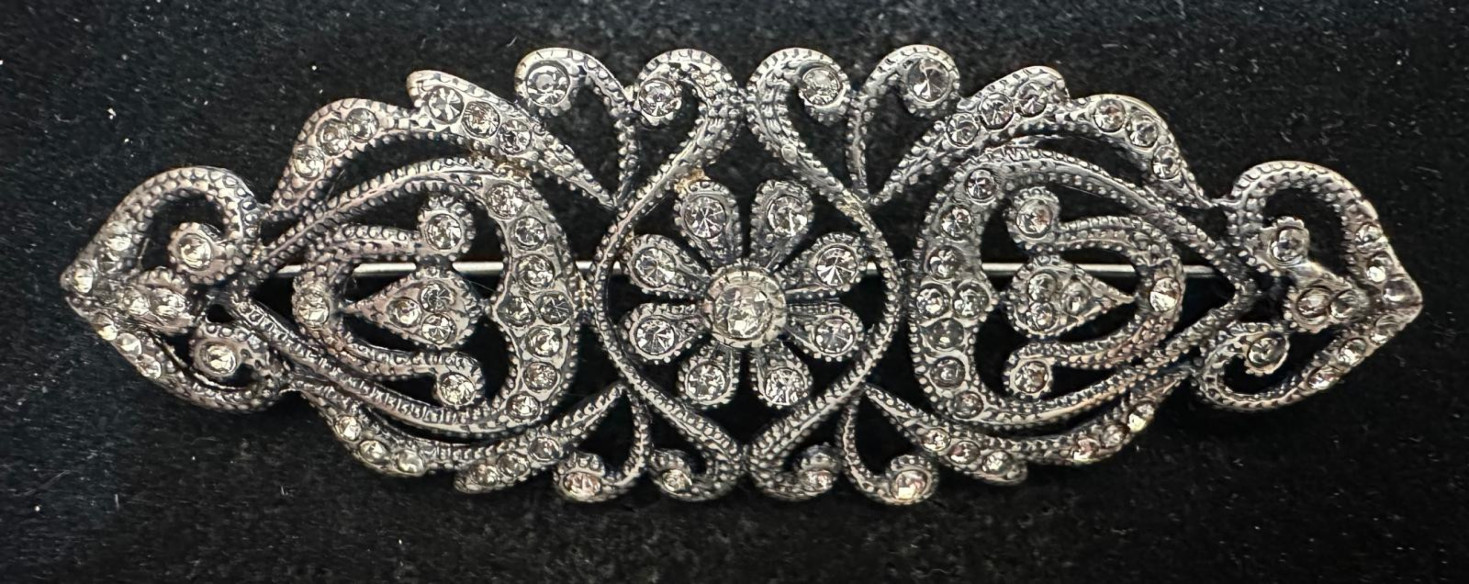 Broche mantilla rodio