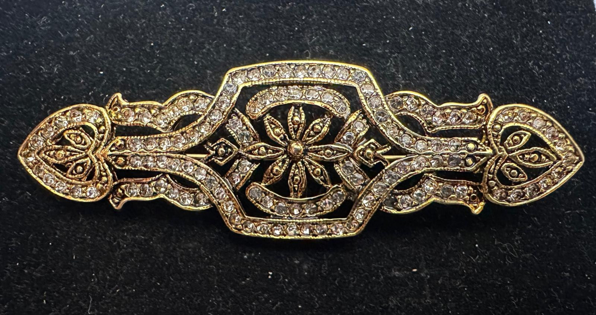 Broche mantilla rodio