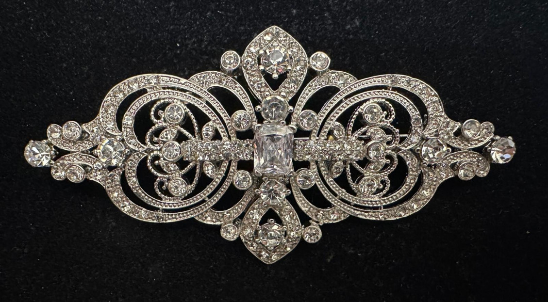 Broche mantilla rodio