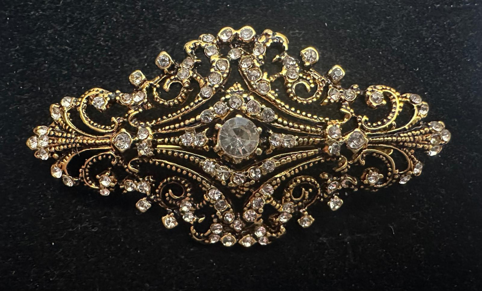 Broche mantilla rodio