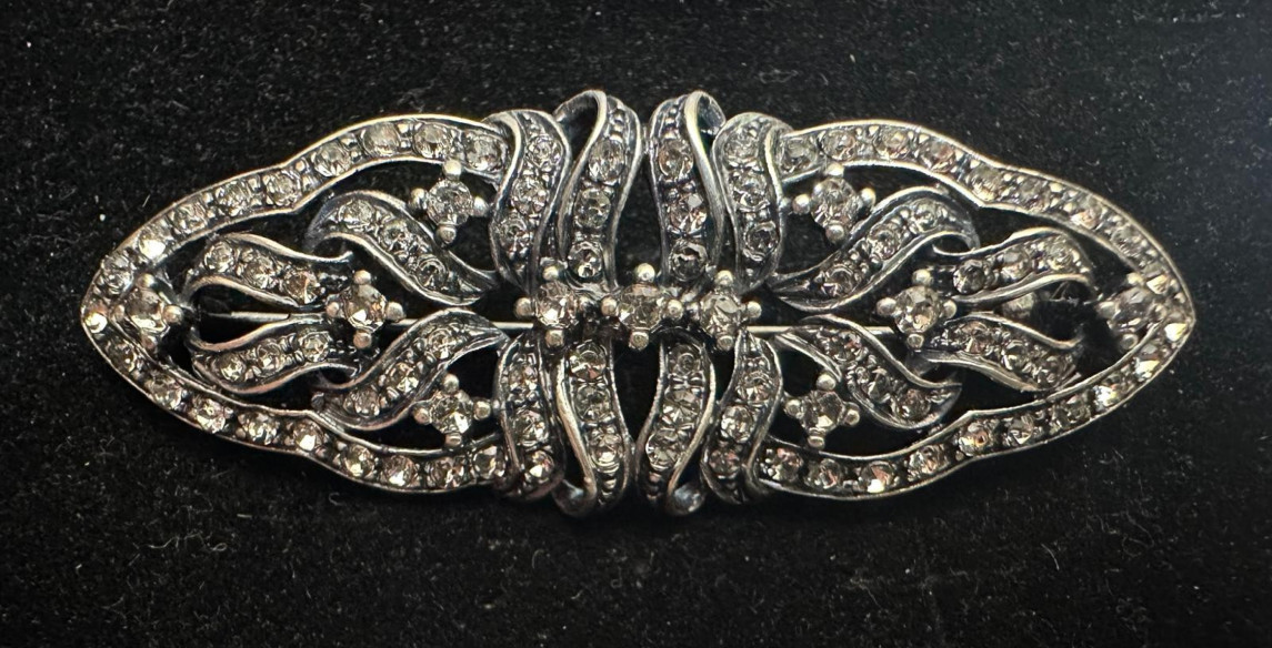 Broche mantilla rodio