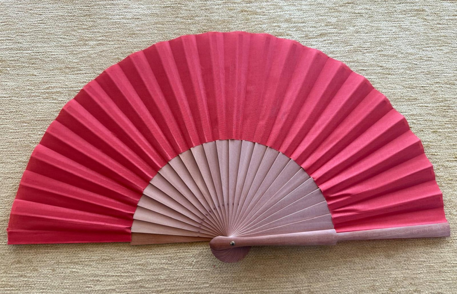 Abanico liso tela roja