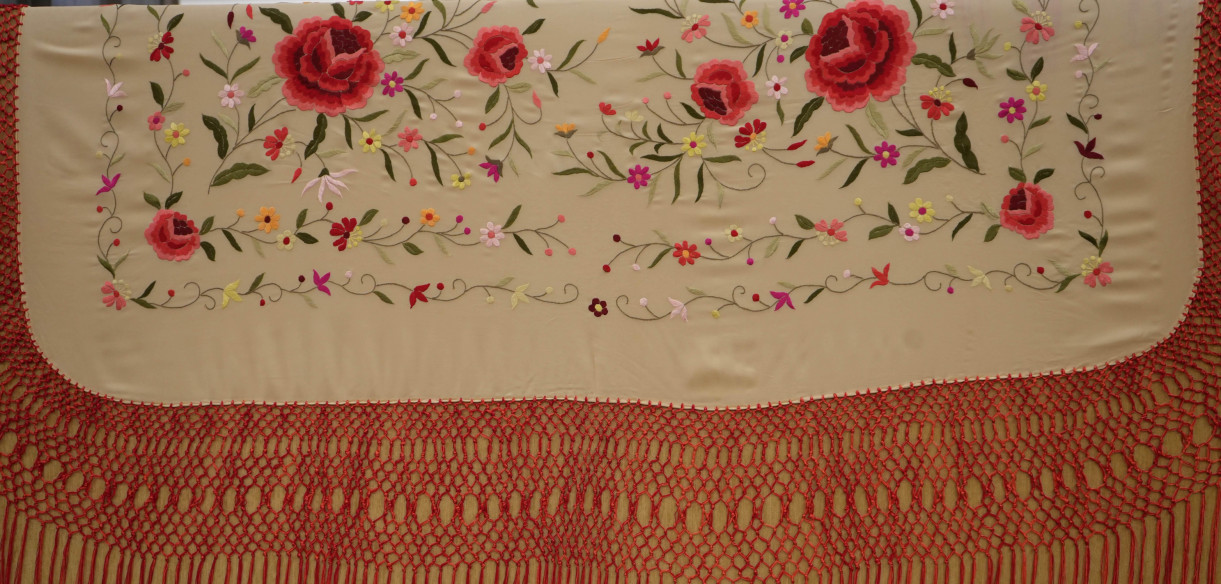 Mantón mano seda 140cm fleco combinado